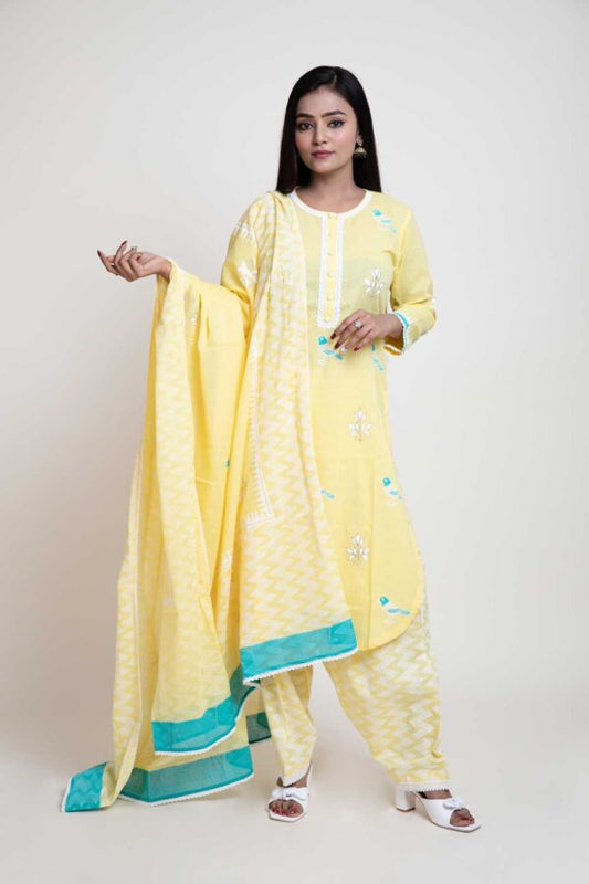 Bird Foil Printed Kurta With Lace Finish. Plazzo and Mulmul Dupatta With Abstract Design Print