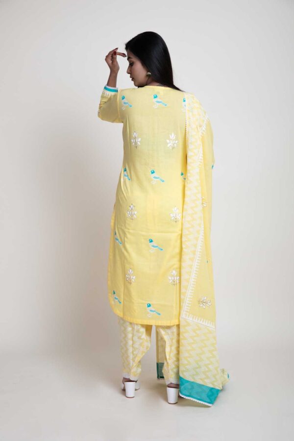 Bird Foil Printed Kurta With Lace Finish. Plazzo and Mulmul Dupatta With Abstract Design Print