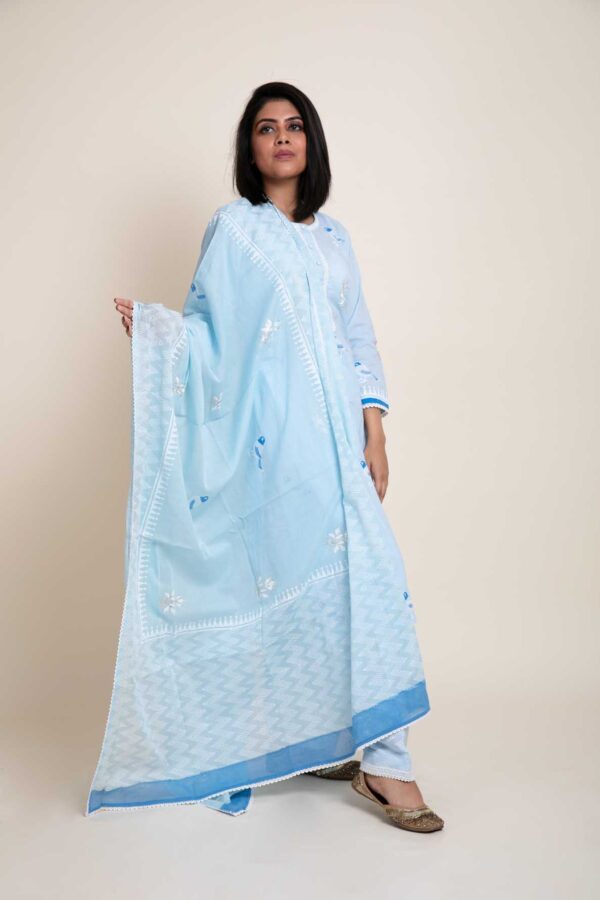 Bird Foil Printed Kurta With Lace Finish. Plazzo and Mulmul Dupatta With Abstract Design Print