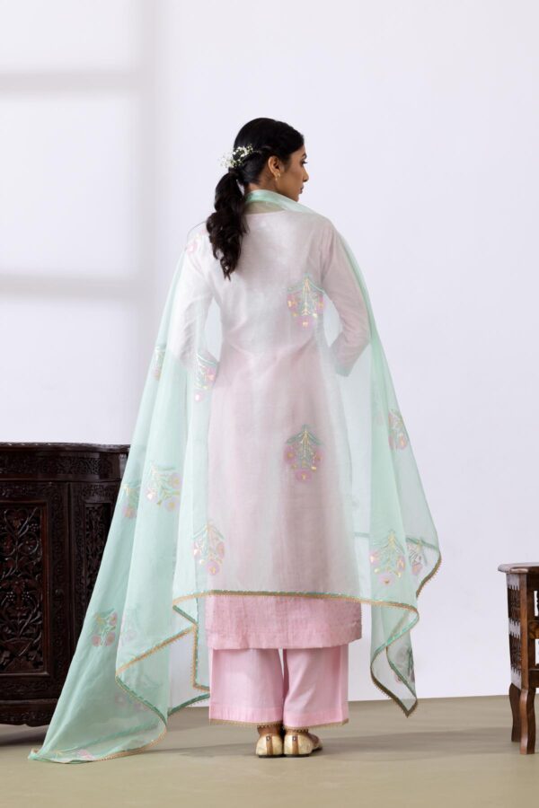 GULMEHER BABY PINK DORI EMBROIDERY BANARASHI CHANDARY STRAIGHT KURTA WITH PLAZZO SET OF 3