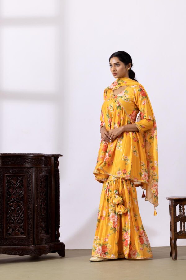 GULMEHER MUSTERED YELLOW DIGITAL PRINT CHANDARY GARARA SET OF 3