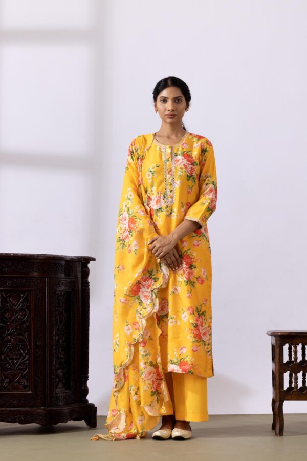 GULMEHER MUSTERED YELLOW DIGITAL PRINT CHANDARY KURTA SET OF 3