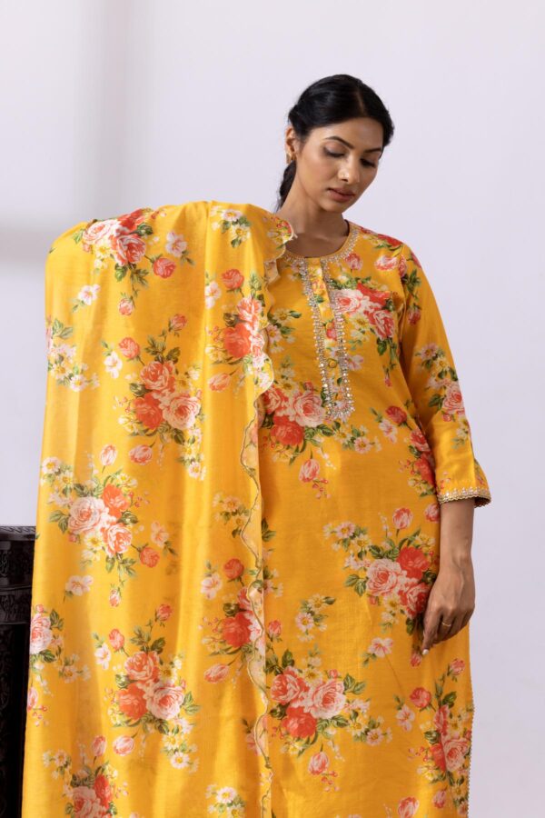 GULMEHER MUSTERED YELLOW DIGITAL PRINT CHANDARY KURTA SET OF 3