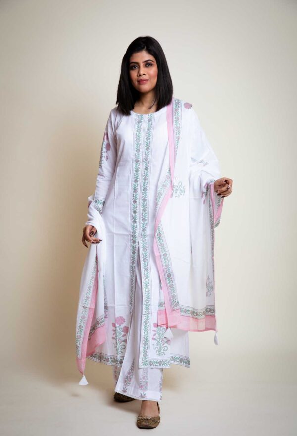 Mughal Design Foil Printed Aline Kurta With Lace Finish. Plazzo and Mulmul Dupatta With Mughal Design Foil Print