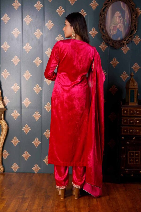 Jashan Ari Embroidery Rani Velvet Kurta Set