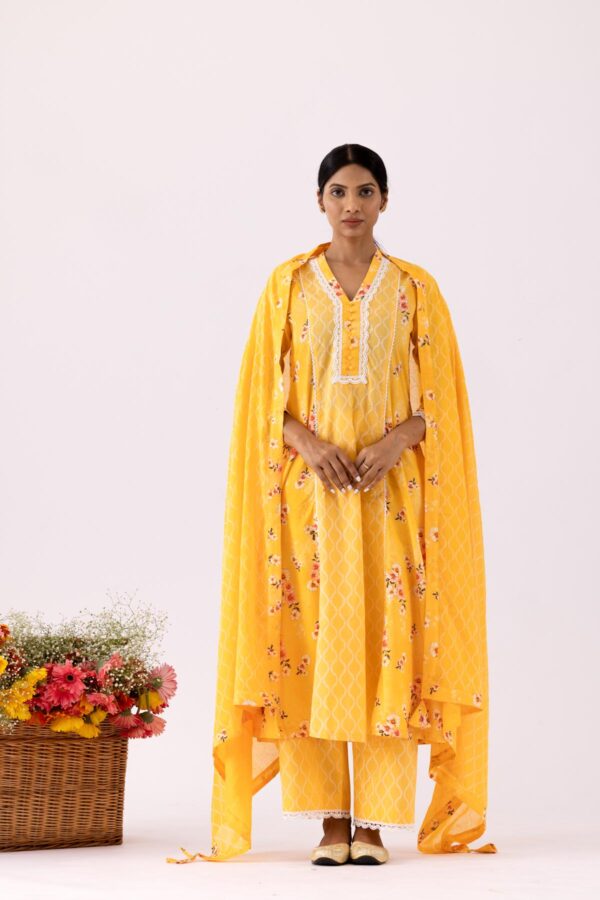 GULMEHER MUSTERED YELLOW DIGITAL PRINT COTTON A-LINE KURTA WITH PLAZZO SET OF 3