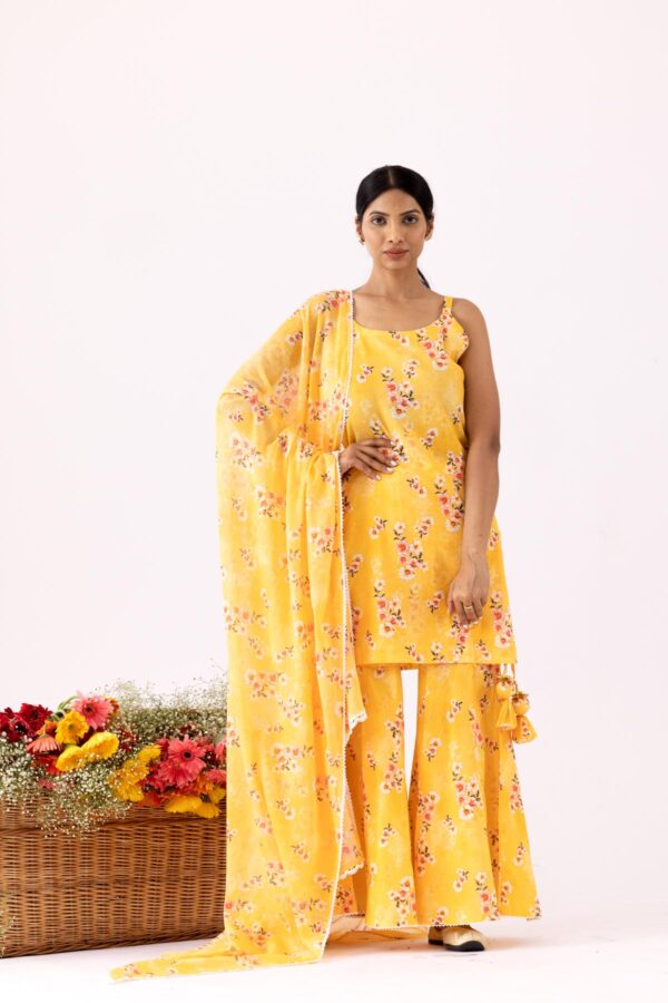 GULMEHER MUSTERED YELLOW DIGITAL PRINT COTTON GARARA SET OF 3