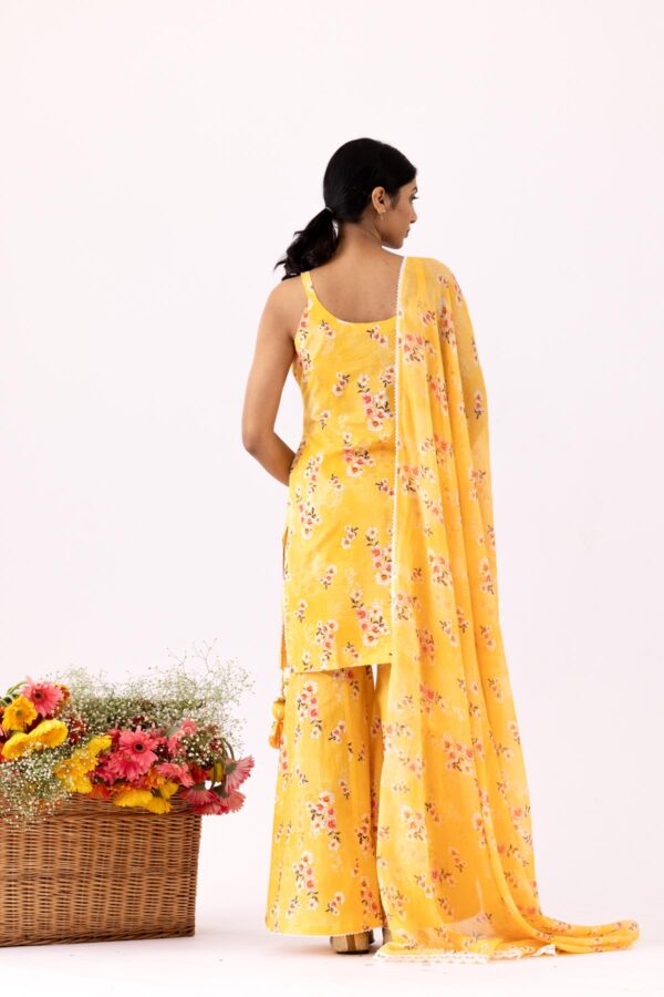 GULMEHER MUSTERED YELLOW DIGITAL PRINT COTTON GARARA SET OF 3