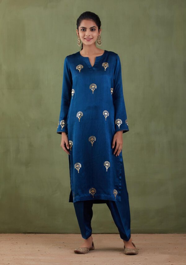 Sunehri Foil-Foil Printed Mashru Straight Kurta and Salwa