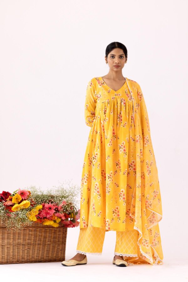 GULMEHER MUSTERED YELLOW DIGITAL PRINT COTTON STRAIGHT KURTA WITH PLAZZO SET OF 3