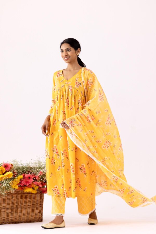 GULMEHER MUSTERED YELLOW DIGITAL PRINT COTTON STRAIGHT KURTA WITH PLAZZO SET OF 3