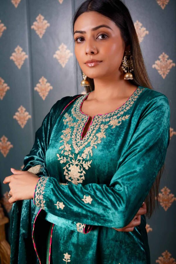 Jashan Ari Embroidery Emerald Green Velvet Kurta Set