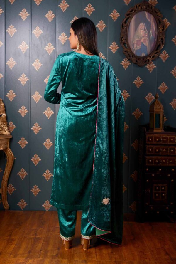 Jashan Ari Embroidery Emerald Green Velvet Kurta Set