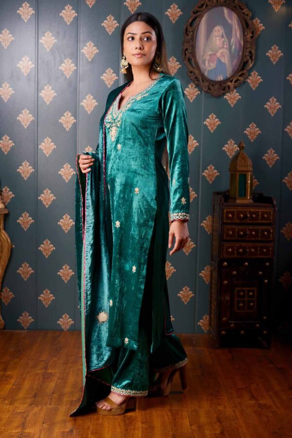 Jashan Ari Embroidery Emerald Green Velvet Kurta Set