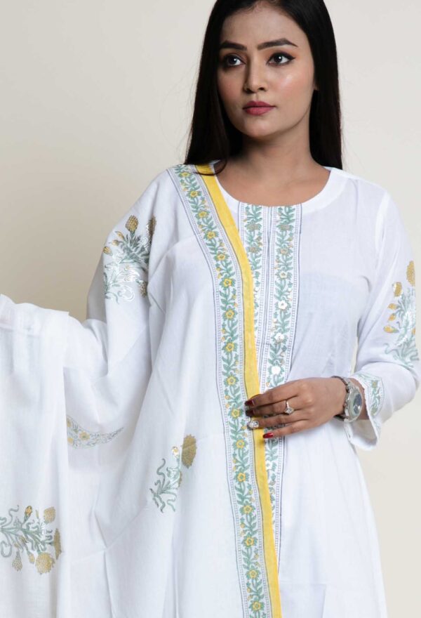 Mughal Design Foil Printed Aline Kurta With Lace Finish. Plazzo and Mulmul Dupatta With Mughal Design Foil Print