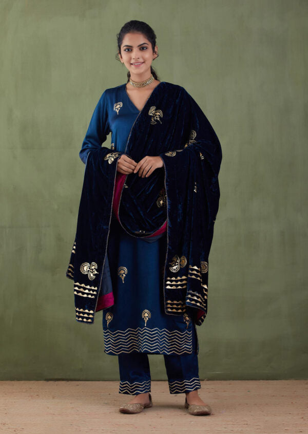 Sunehri Foil-Mashru Straight Kurta Set With Velvet Shawl