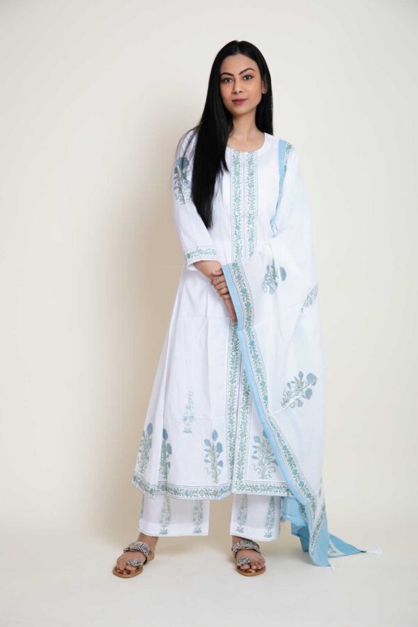 Mughal Design Foil Printed Aline Kurta With Lace Finish. Plazzo and Mulmul Dupatta With Mughal Design Foil Print