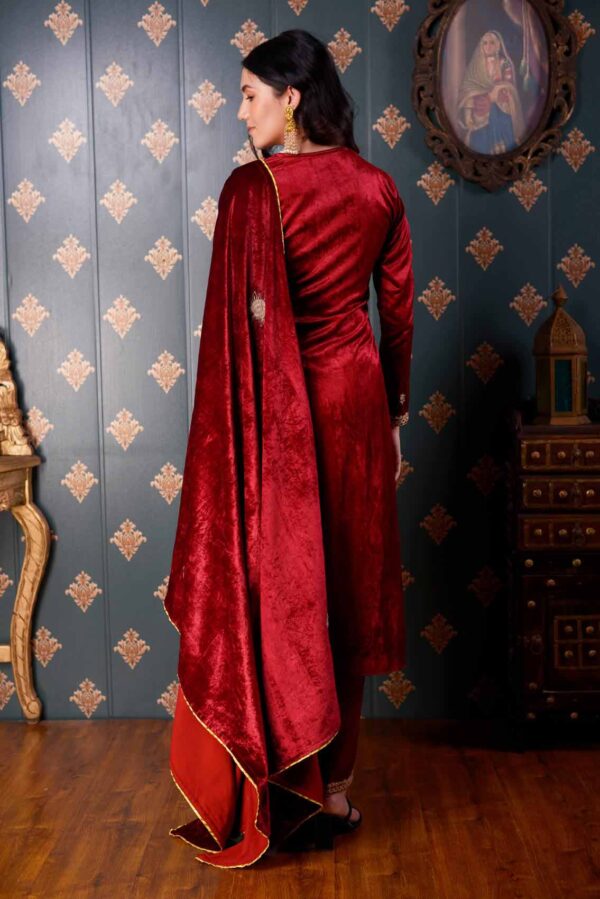 Jashan Ari Embroidery Maroon Velvet Kurta Set