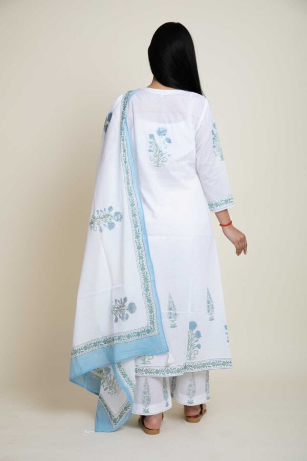 Mughal Design Foil Printed Aline Kurta With Lace Finish. Plazzo and Mulmul Dupatta With Mughal Design Foil Print