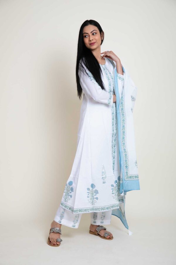 Mughal Design Foil Printed Aline Kurta With Lace Finish. Plazzo and Mulmul Dupatta With Mughal Design Foil Print