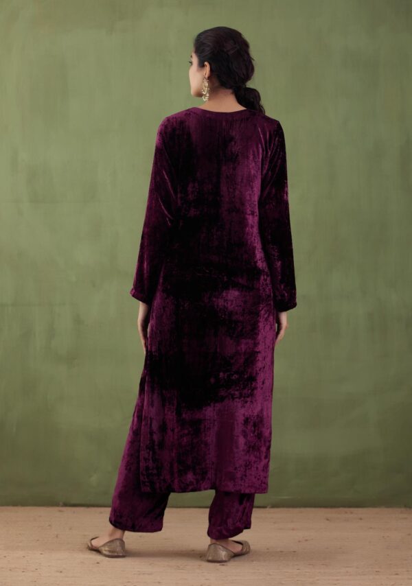 Sunehri-Foil Printed Velvet Straight Kurta and Pant