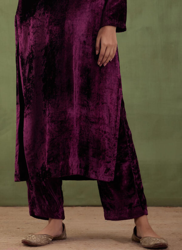 Sunehri-Foil Printed Velvet Straight Kurta and Pant