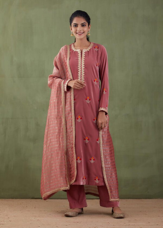 Sunehri – Embroidered Velvet Straight Kurta Set With Banarashi strip Dupatta