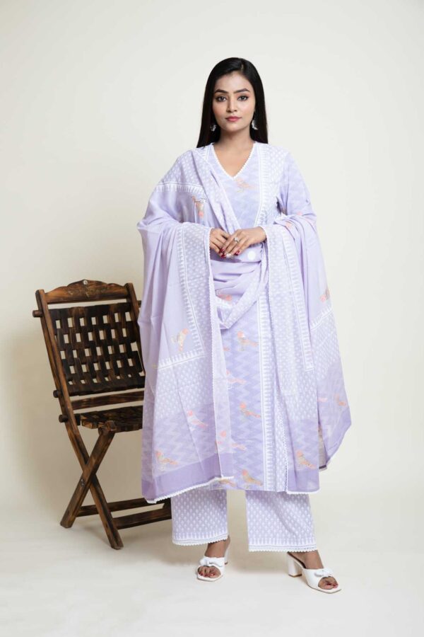 Bird Foil Printed Kurta With Lace Finish. Plazzo and Mulmul Dupatta With Abstract Design Print