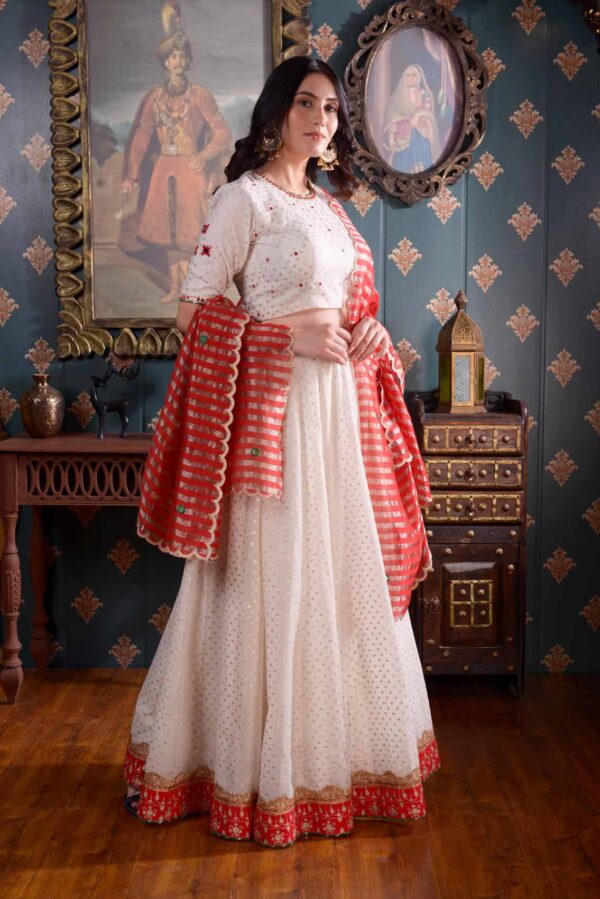 Jashan Ivory Banarasi Butty Chandary Lehenga Se