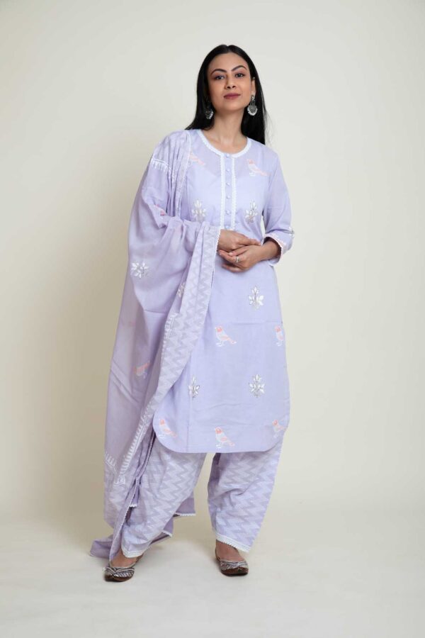 Bird Foil Printed Kurta With Lace Finish. Plazzo and Mulmul Dupatta With Abstract Design Print